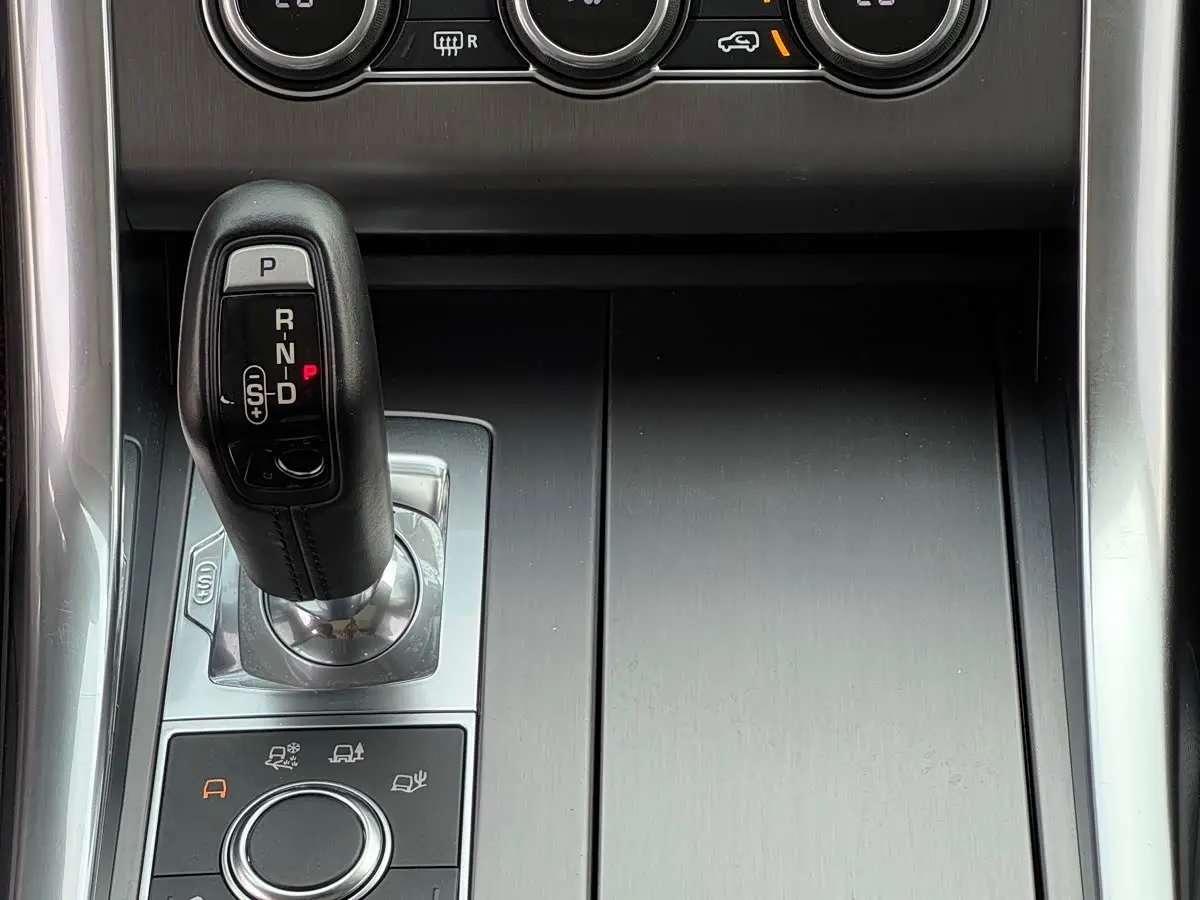 Land Rover Range Rover Sport 2017 — Фото 11/17