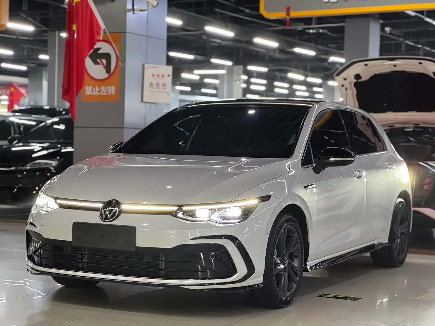 Volkswagen Golf, 2023