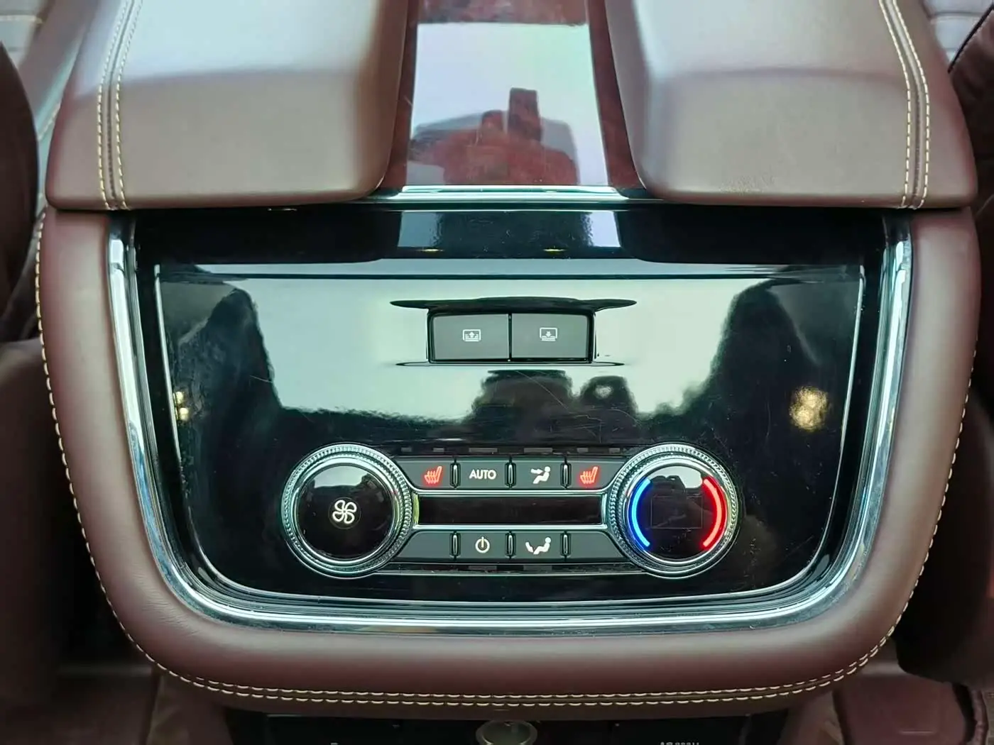 Lincoln Navigator 2021 — Photo 14/20