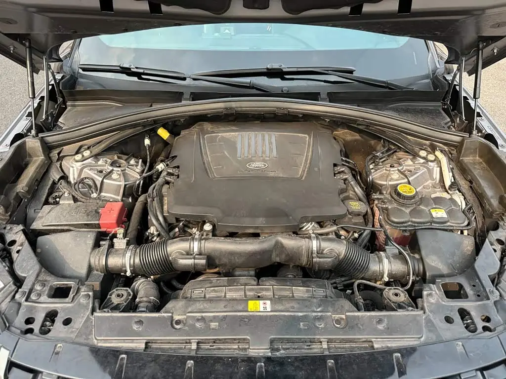 Land Rover Range Rover Velar 2020 — Photo 17/18