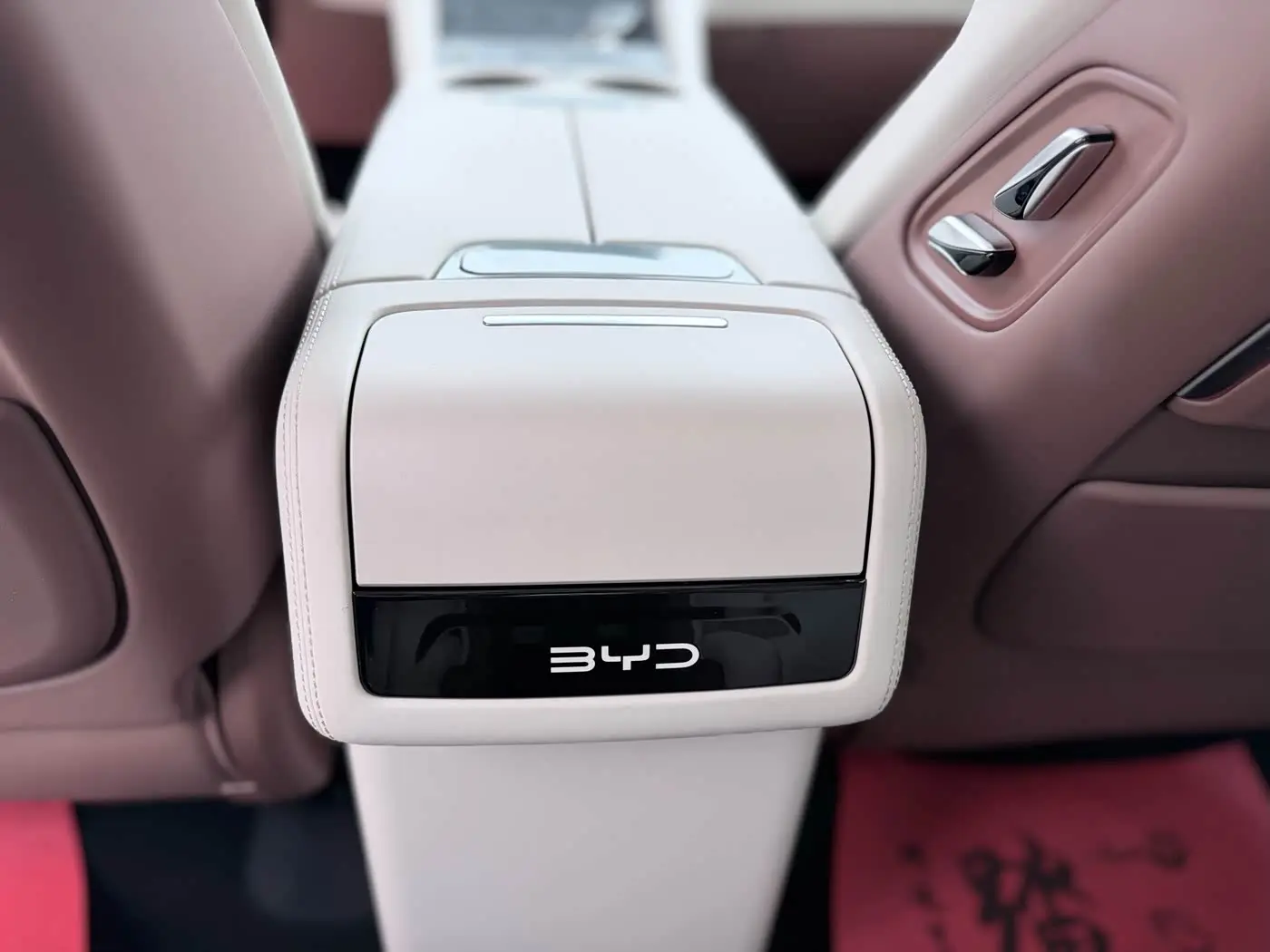 BYD Xia 2025 — Фото 20/20