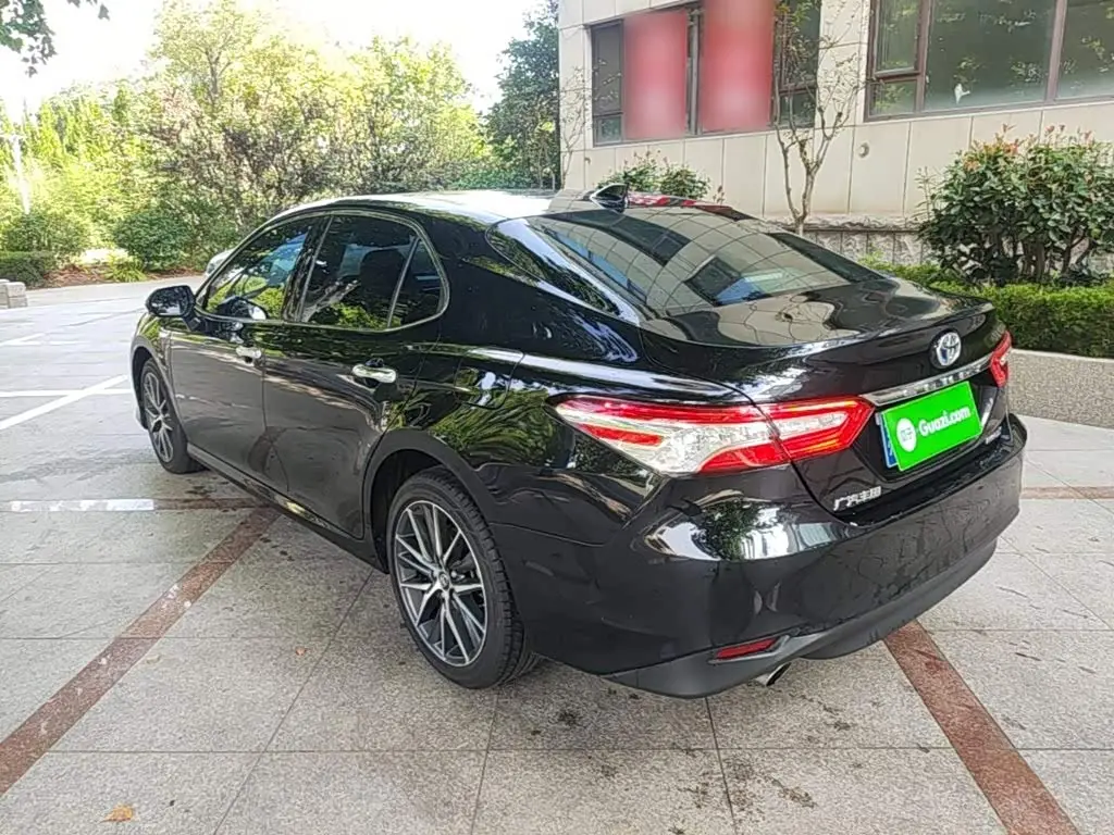 Toyota Camry 2023 — Фото 5/20