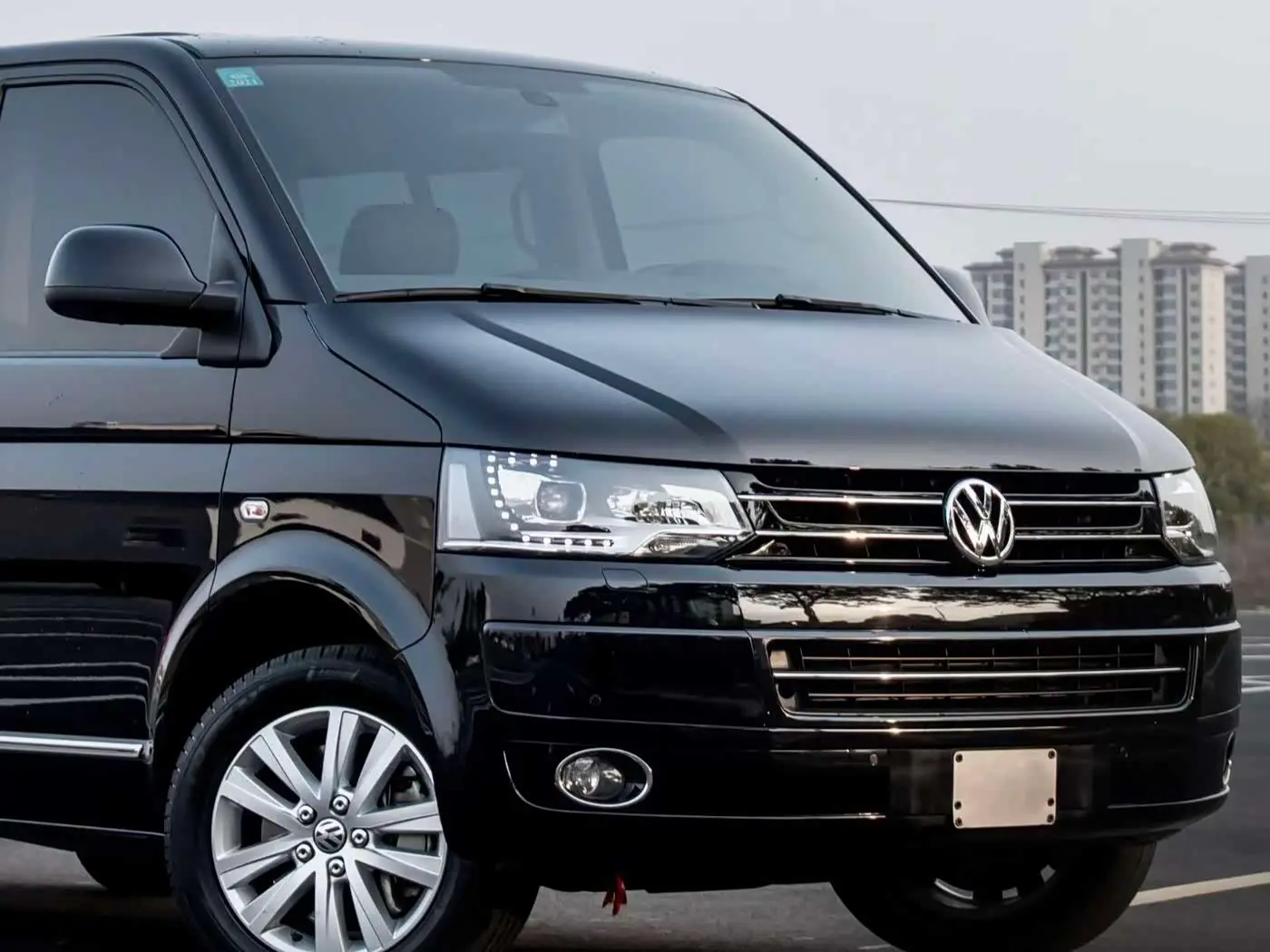 Volkswagen Multivan 2015 — Photo 2/9