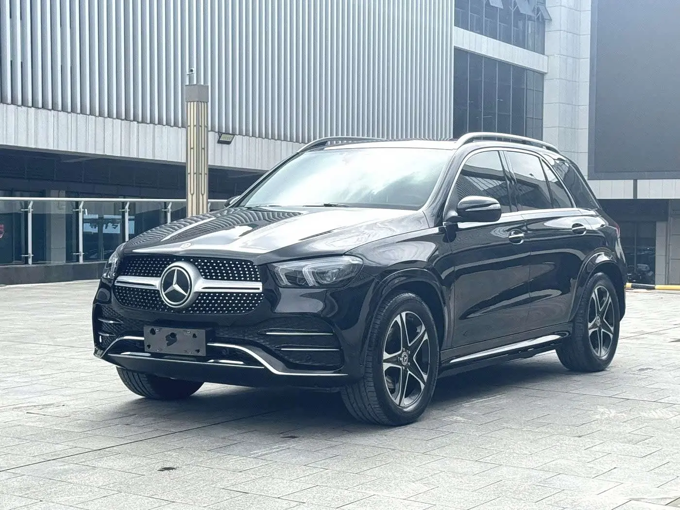 Mercedes-Benz GLE 2023 — Photo 1/11