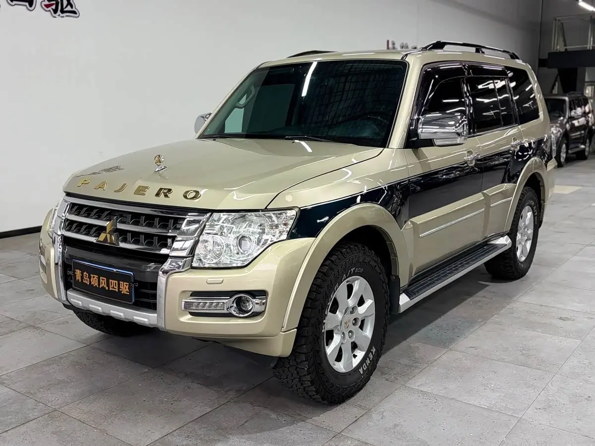 Mitsubishi Pajero 2018 — Фото 2/15