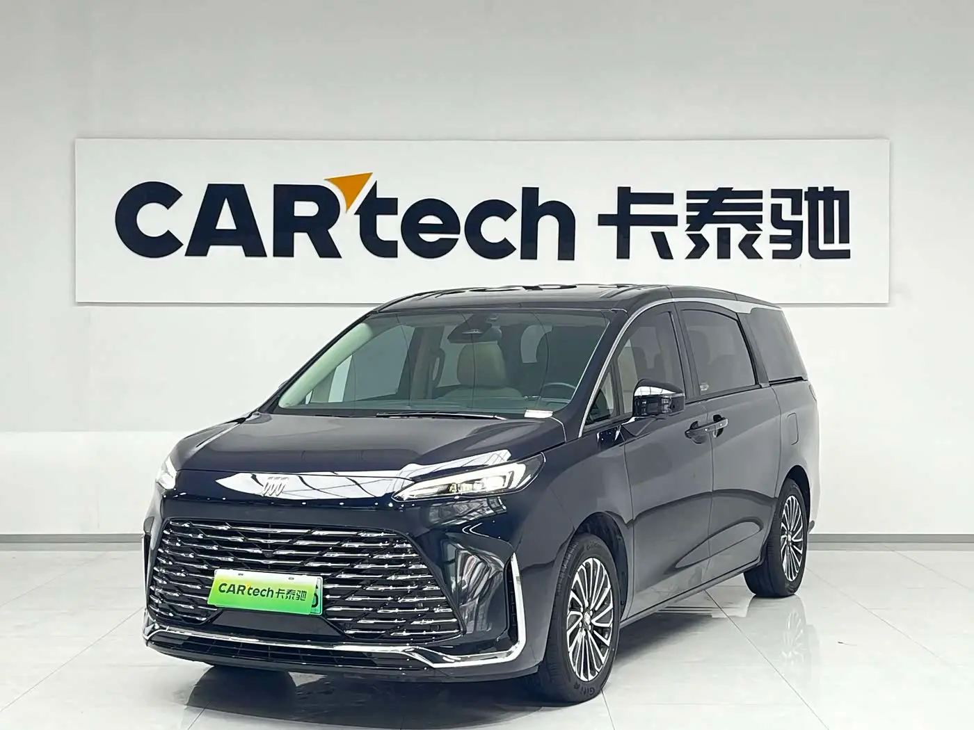 Buick GL8 New Energy 2025 — Фото 1/16