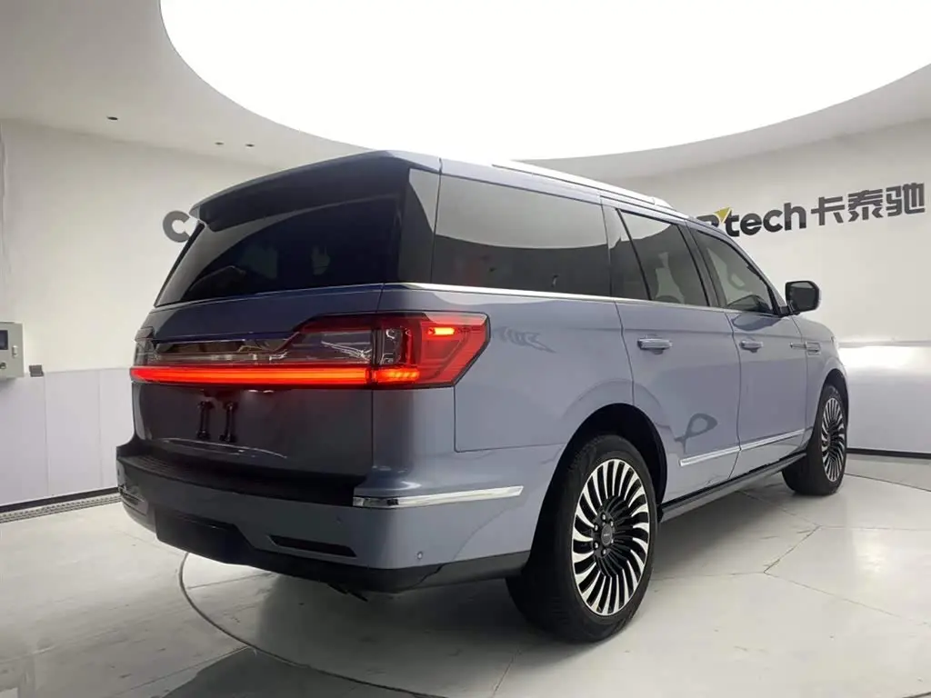 Lincoln Navigator 2023 — Photo 5/20