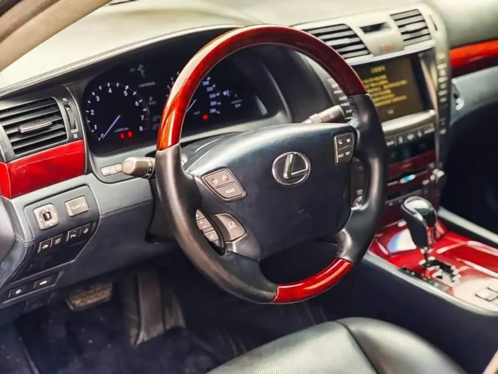 Lexus LS 2007 — Photo 11/15