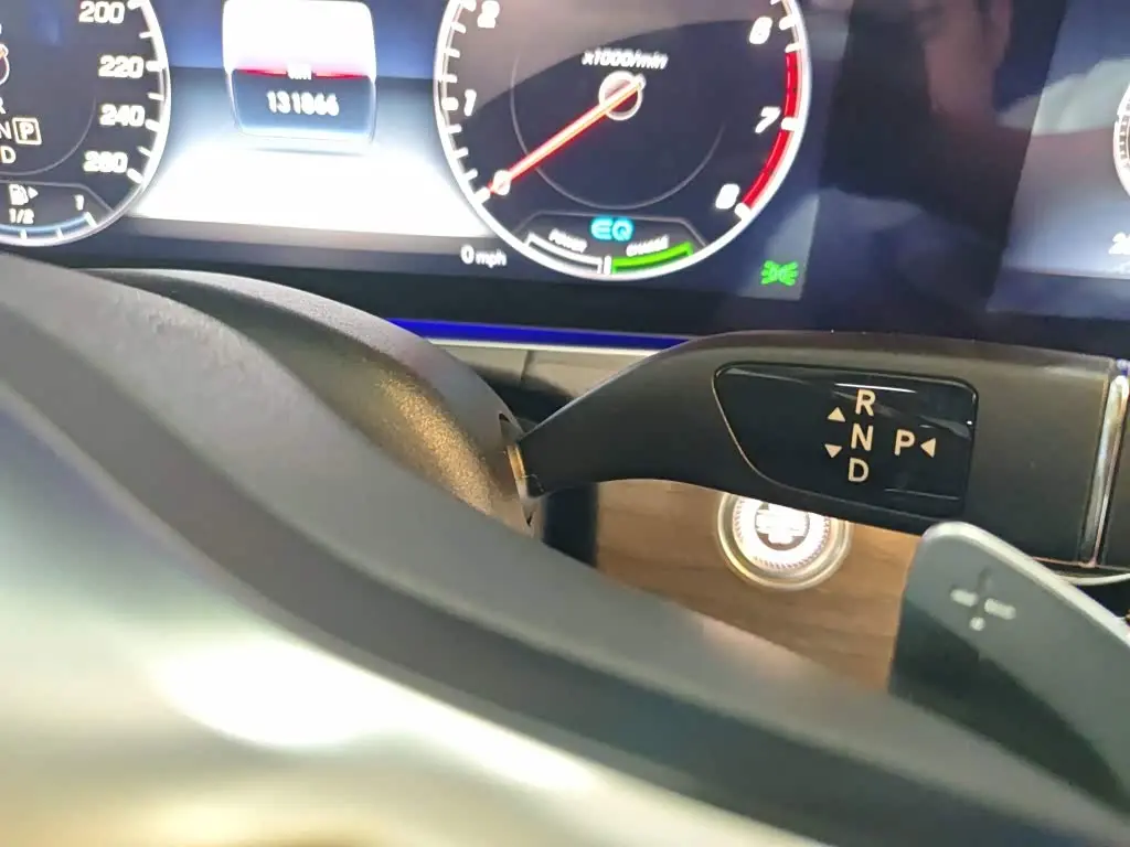 Mercedes-Benz E-Class 2020 — Фото 14/20
