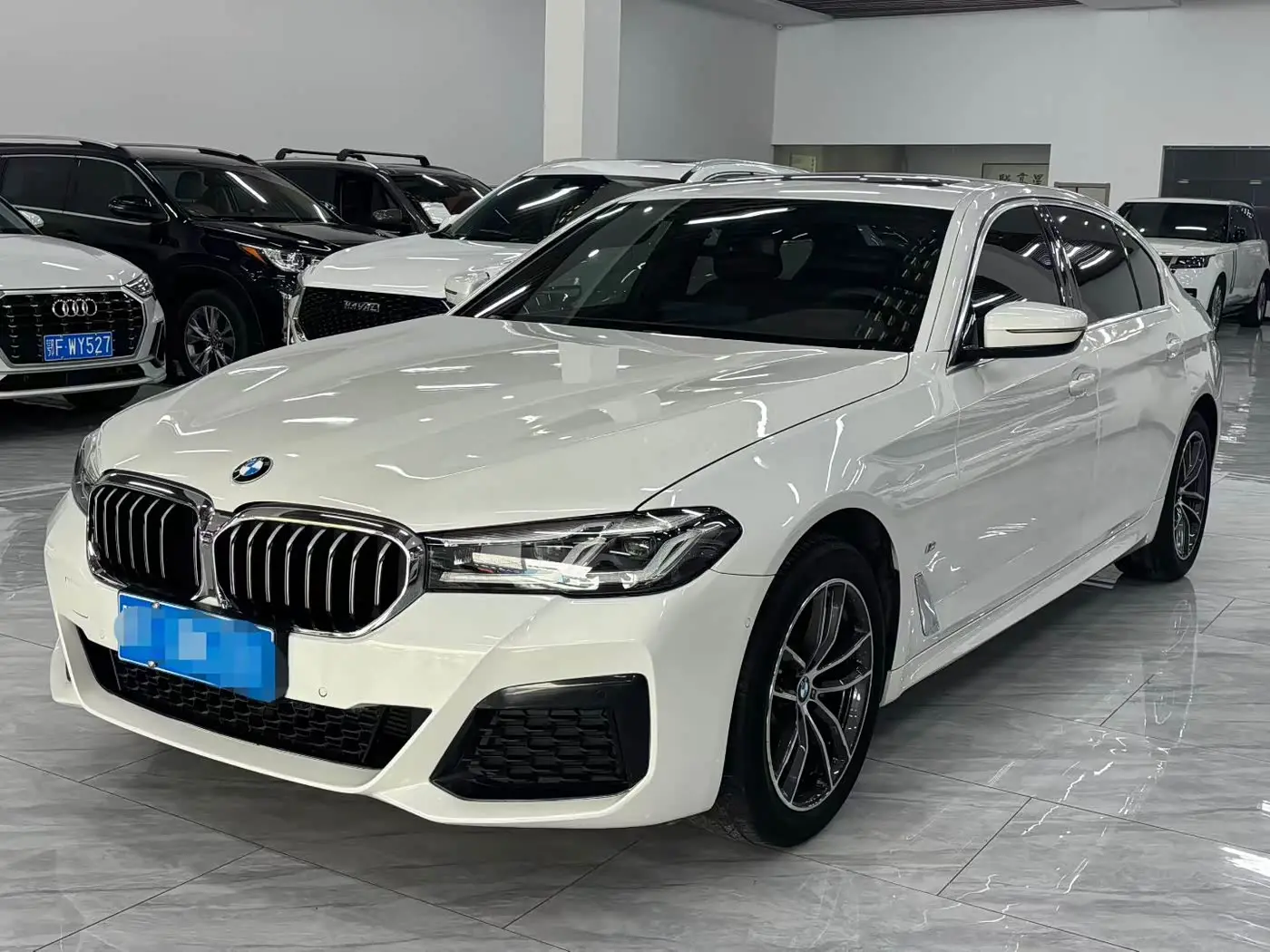 BMW 5 Series 2021 — Photo 1/9