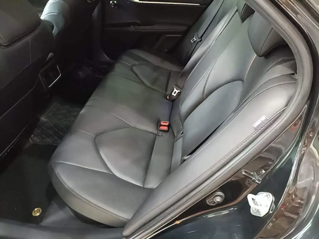 Toyota Camry 2024 — Şəkil 10/20