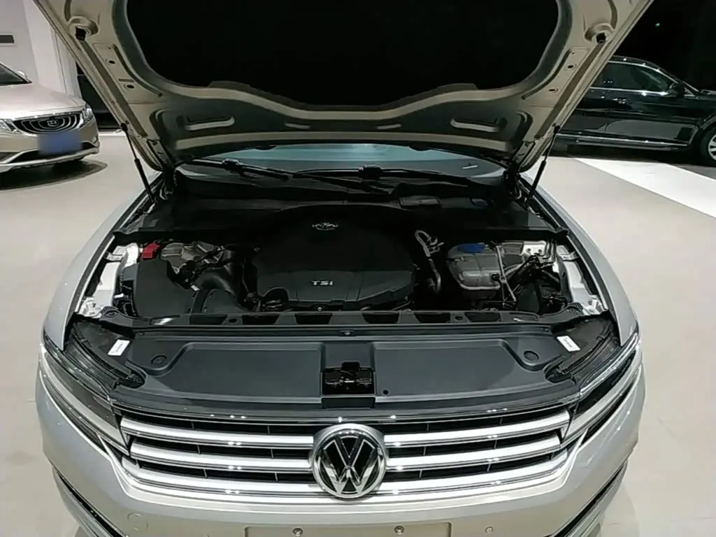 Volkswagen Phideon 2019 — Фото 16/20