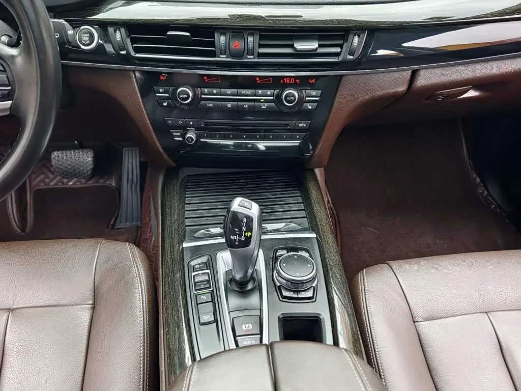 BMW X5 2016 — Photo 6/20