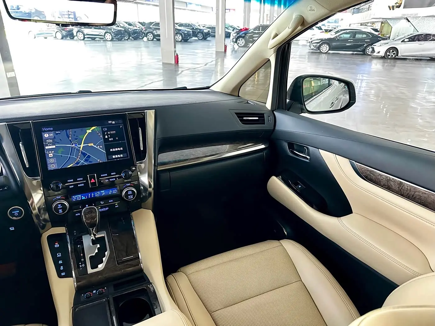 Toyota Alphard 2020 — Photo 9/20