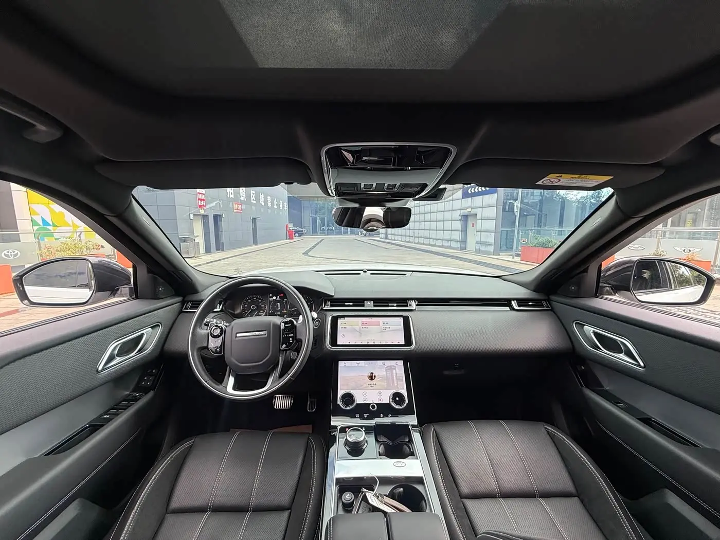 Land Rover Range Rover Velar 2020 — Фото 5/20