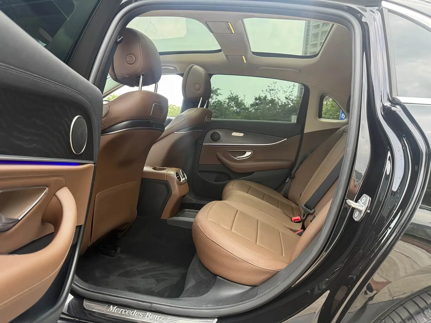 Mercedes-Benz E-Class 2018 — Photo 6/20