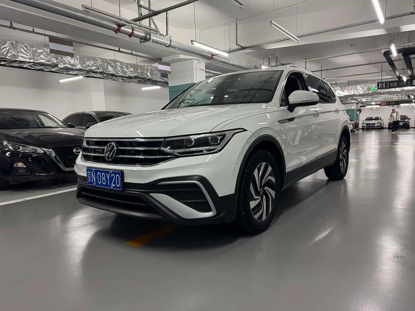 Volkswagen Tiguan L 2024 — Фото 1/14