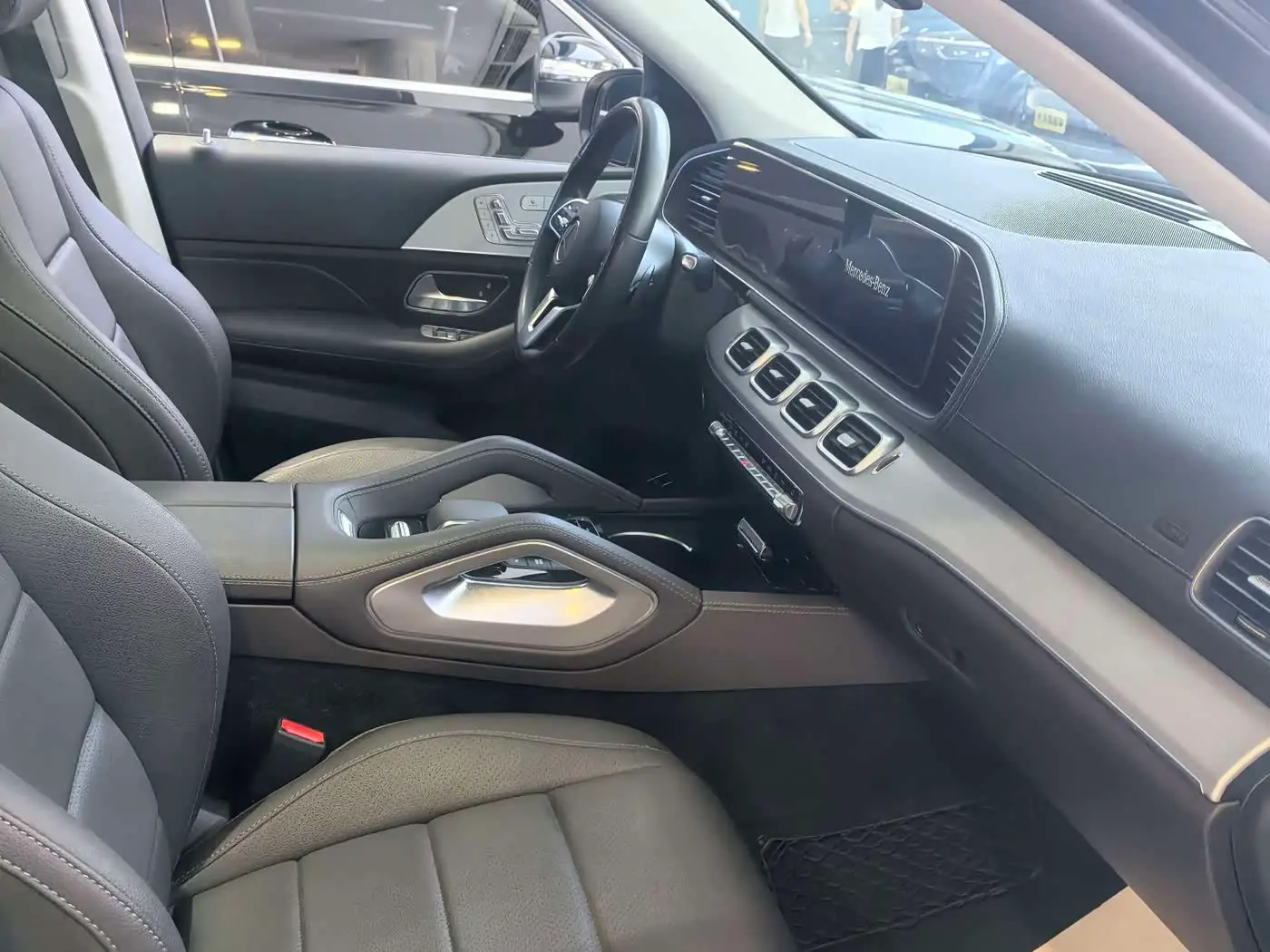 Mercedes-Benz GLE 2021 — Photo 9/15