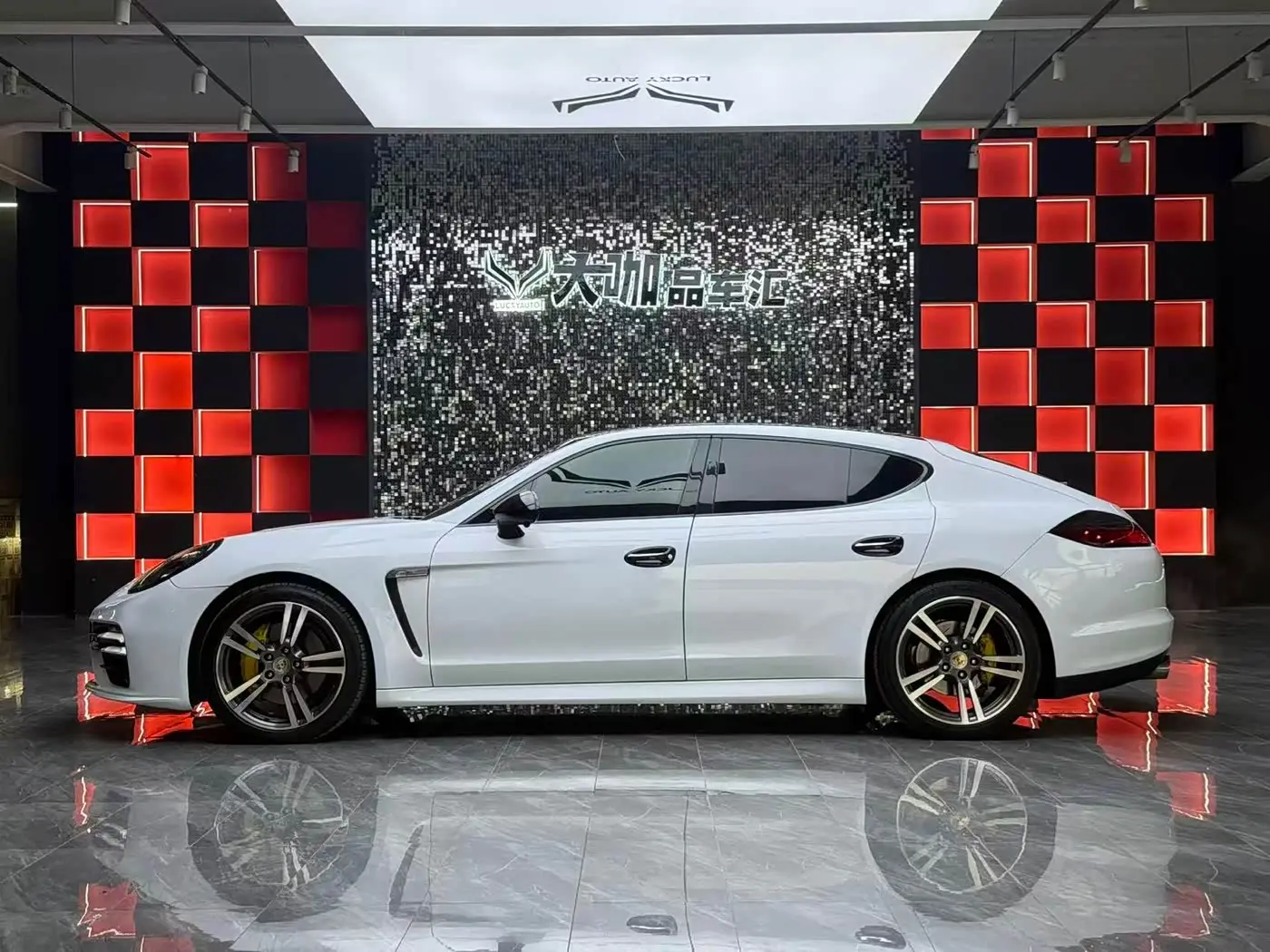 Porsche Panamera 2010 — Photo 3/16