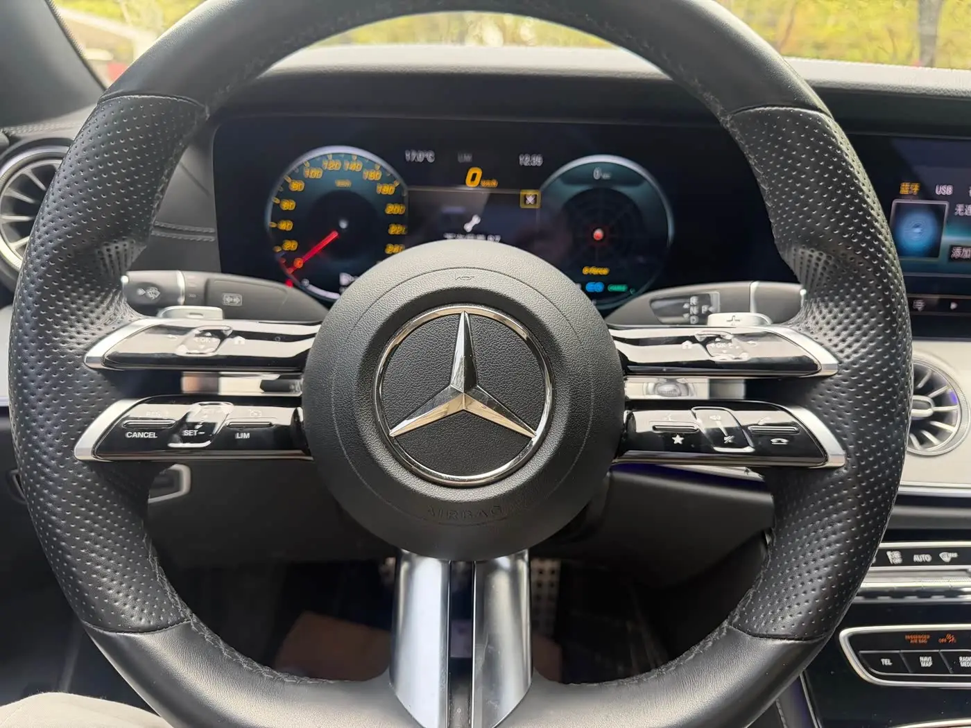Mercedes-Benz E-Class 2021 — Фото 13/18