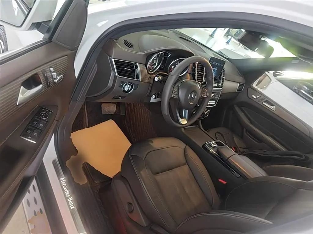 Mercedes-Benz GLE 2019 — Фото 16/20