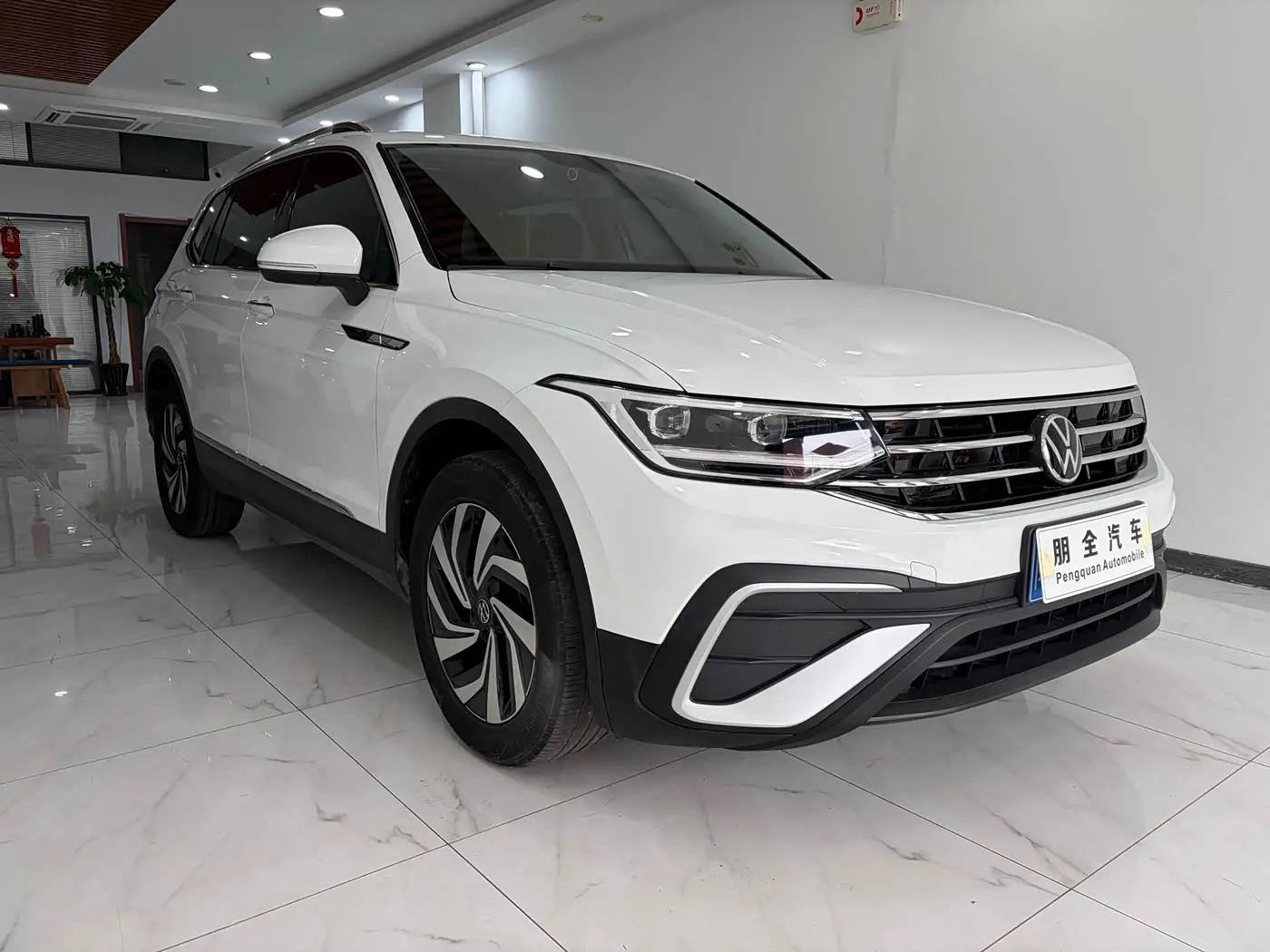 Volkswagen Tiguan L 2022 — Фото 3/18