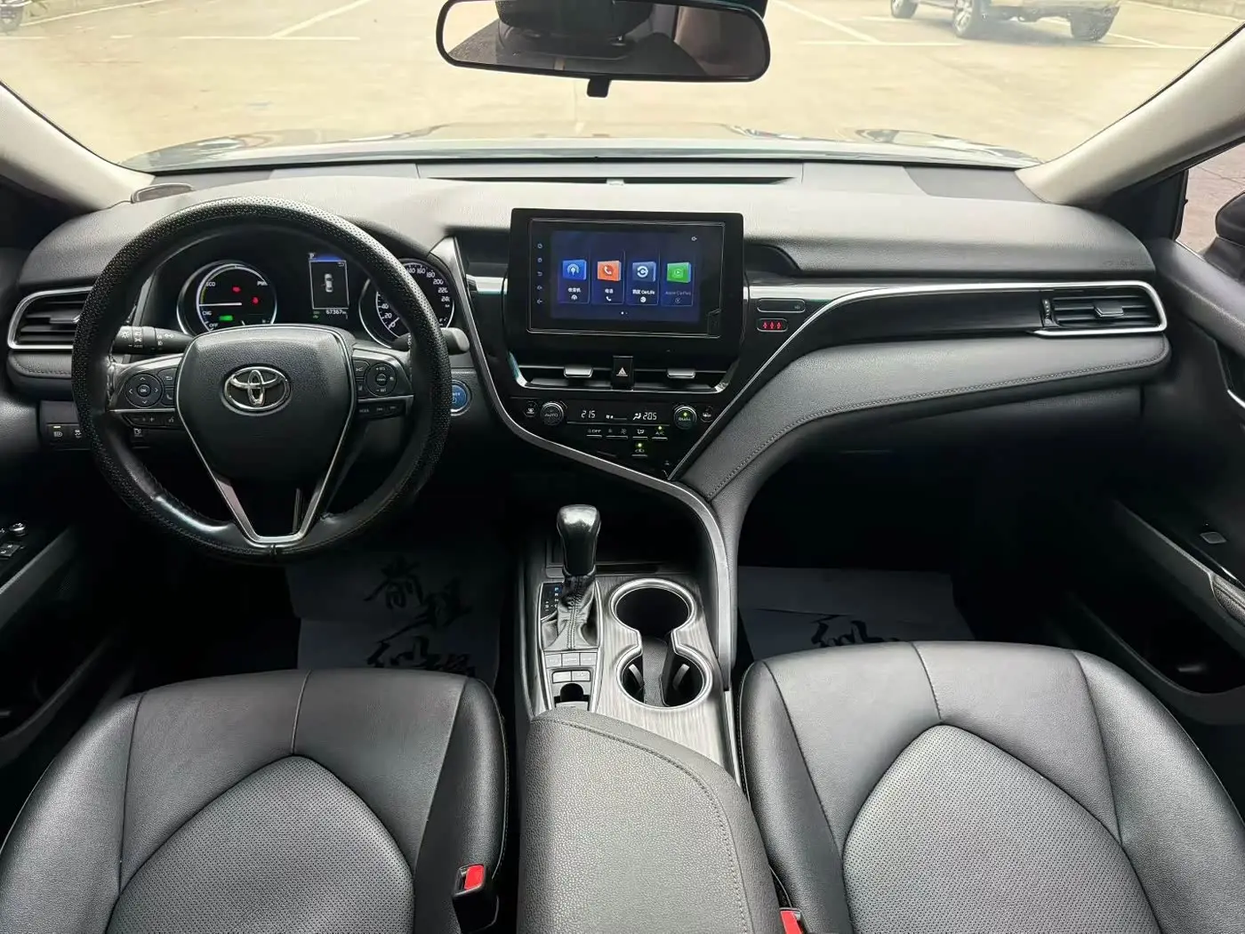 Toyota Camry 2021 — Photo 6/9