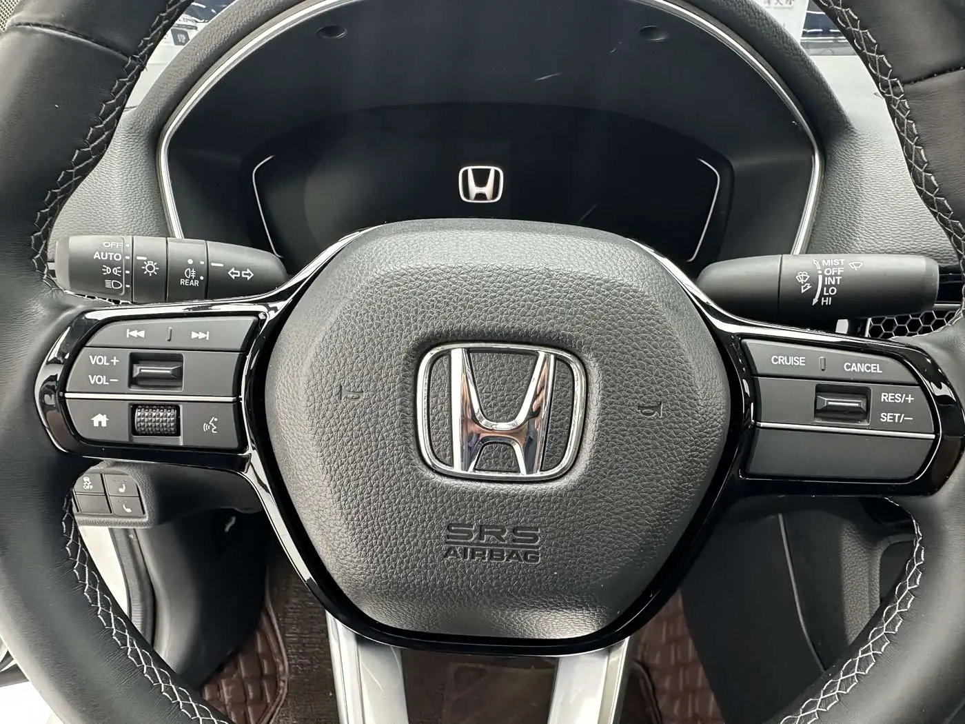 Honda Civic 2023 — ფოტო 14/18