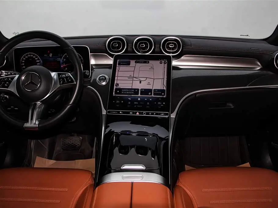 Mercedes-Benz GLC 2023 — Photo 10/20