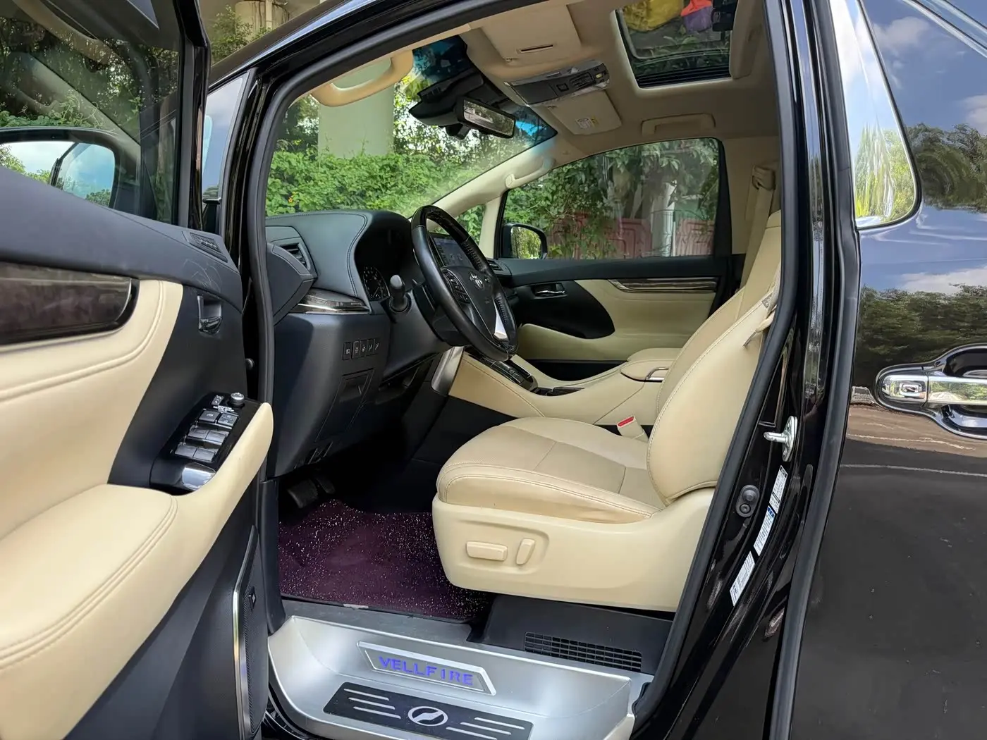 Toyota Vellfire 2022 — Photo 4/11