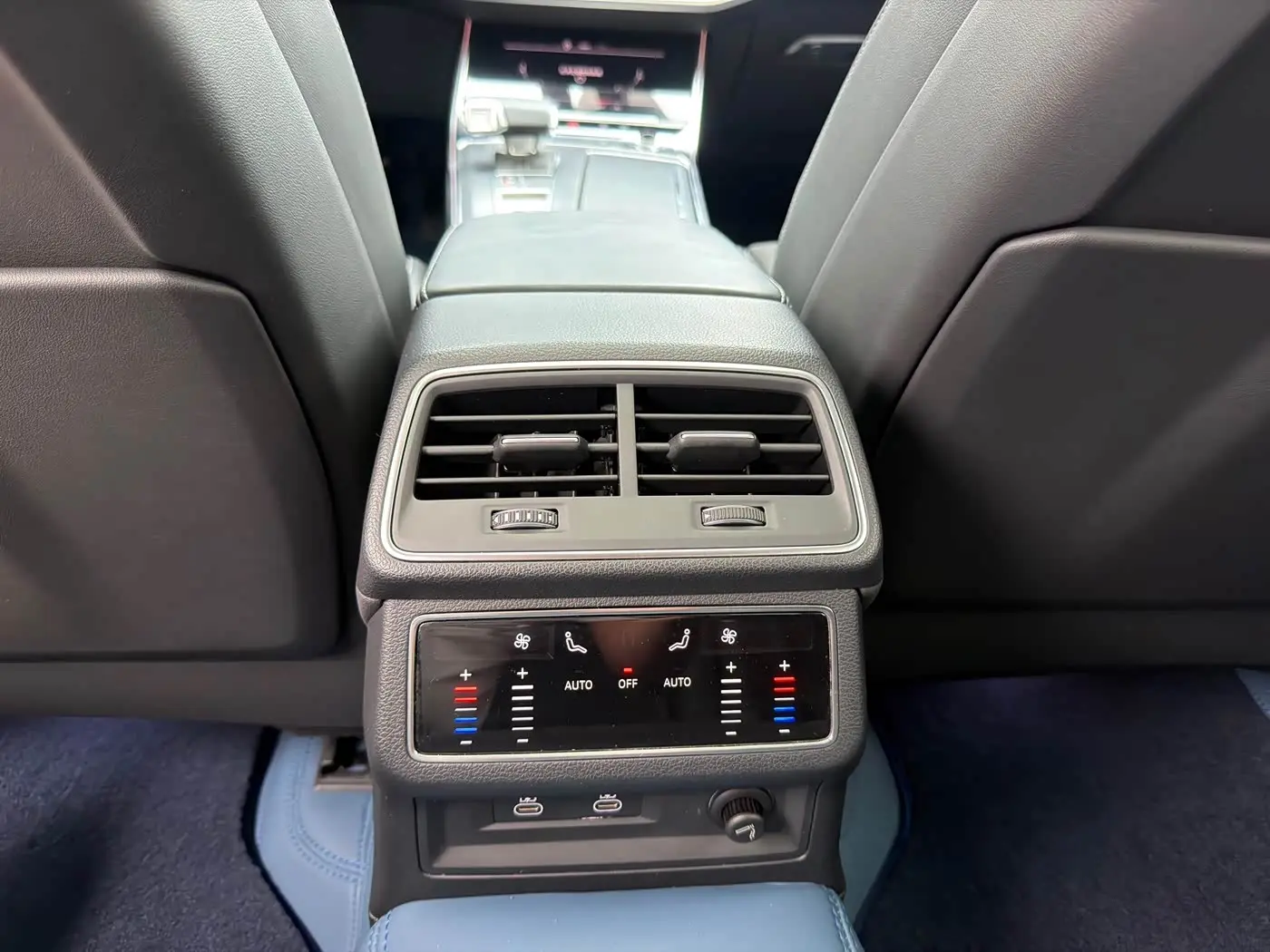Audi A7L 2024 — Photo 15/15