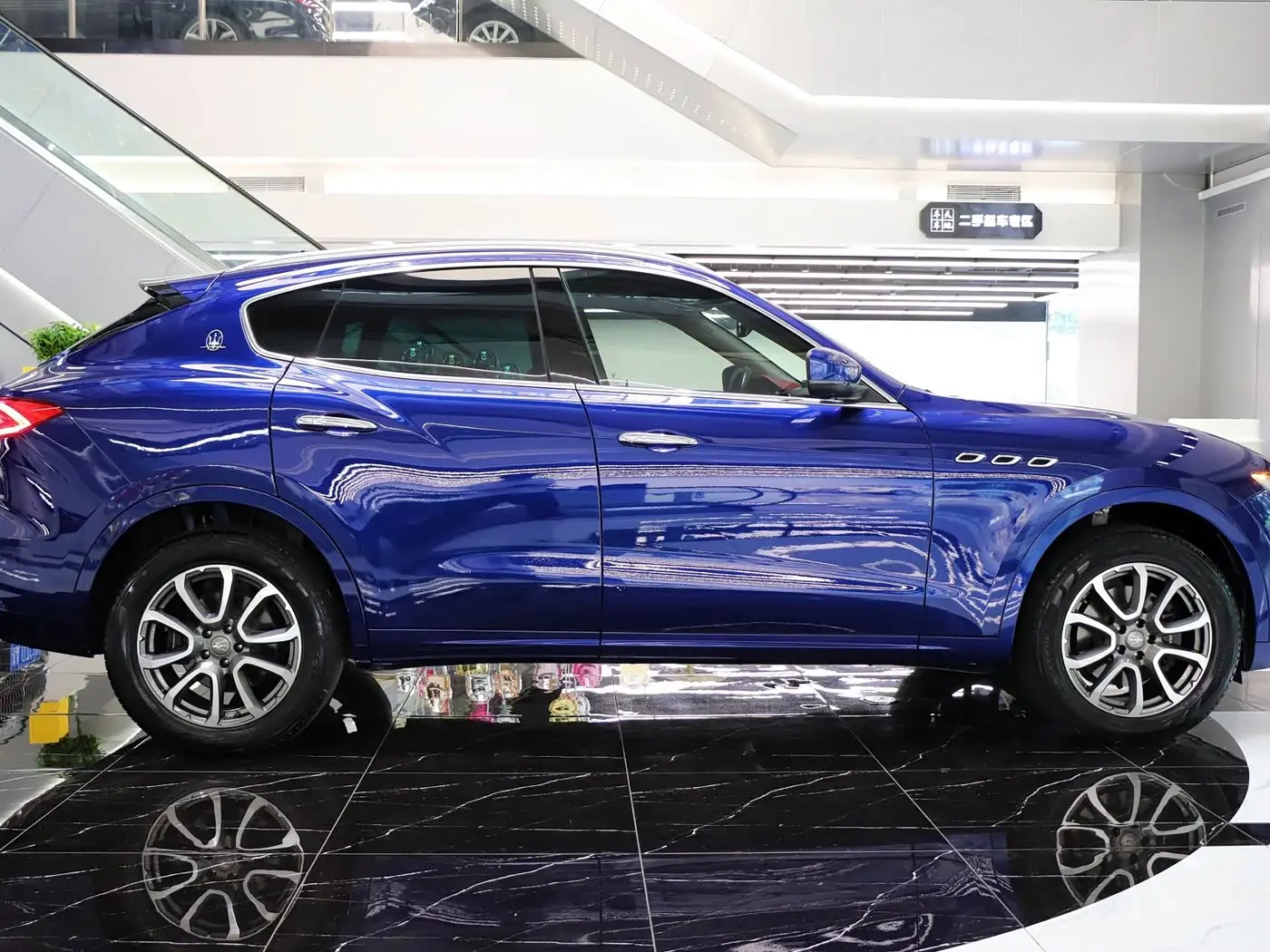 Maserati Levante 2017 — Фото 4/20