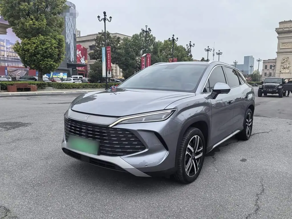 BYD Song L DM-i 2024 — Photo 2/20
