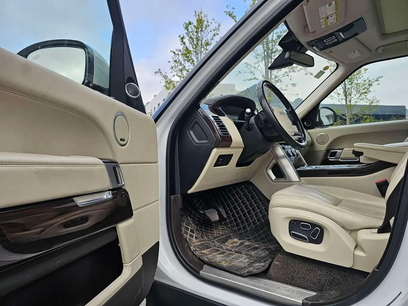 Land Rover Range Rover 2016 — Photo 4/20