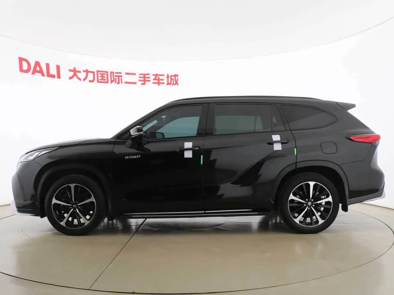 Toyota Crown Kluger 2021 — Photo 5/16