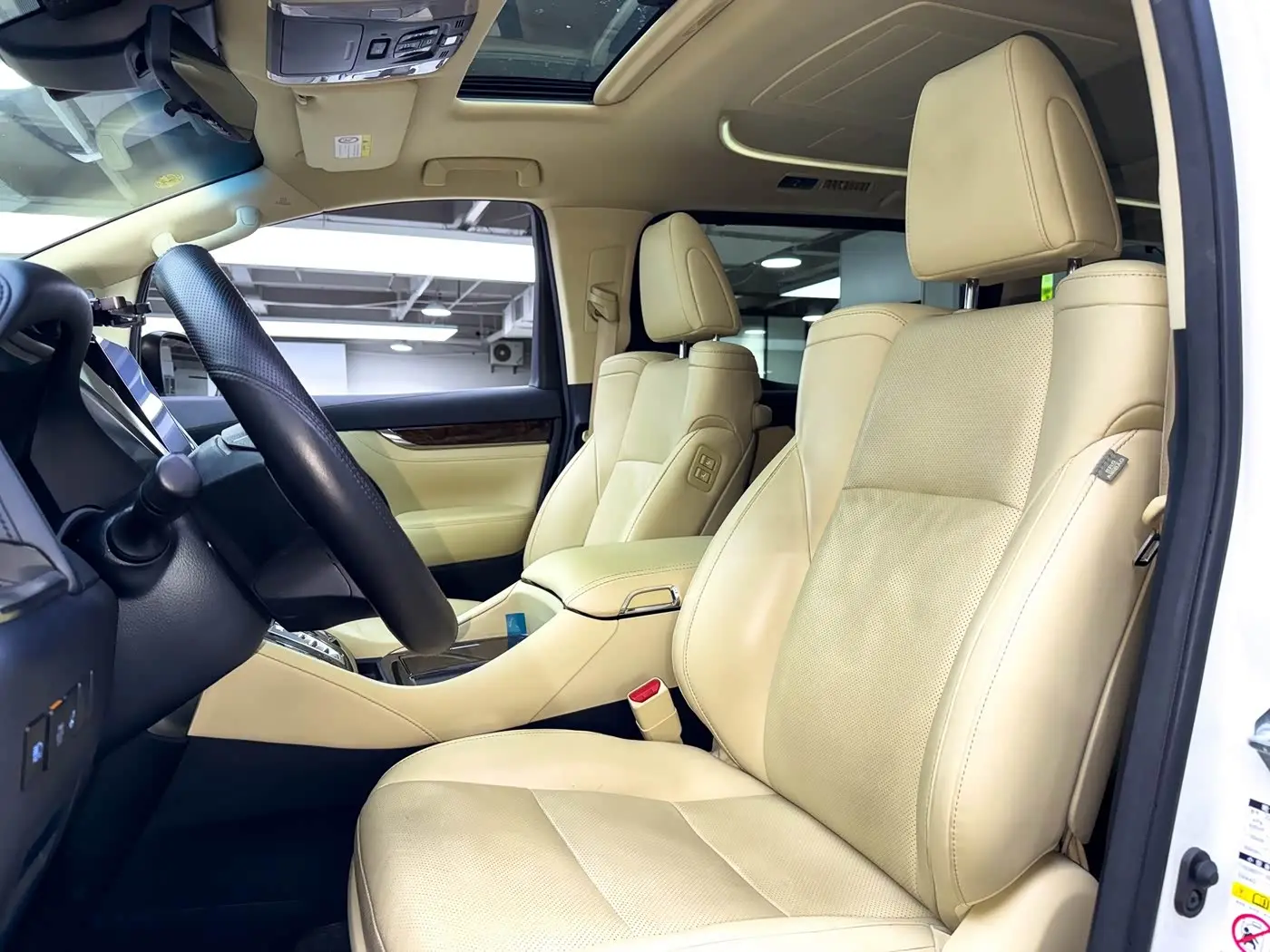 Toyota Alphard 2020 — Photo 14/20