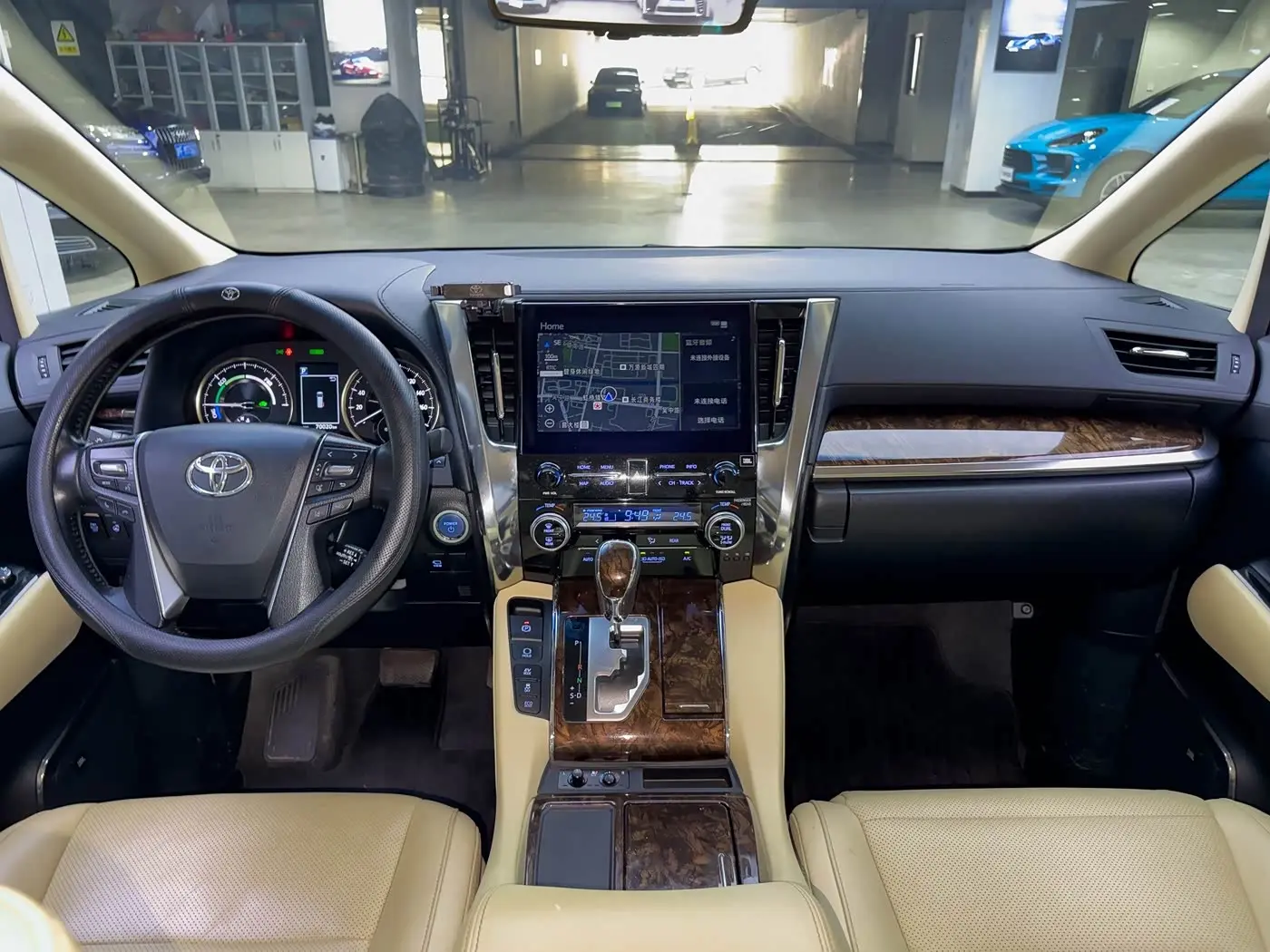 Toyota Alphard 2020 — Photo 18/20