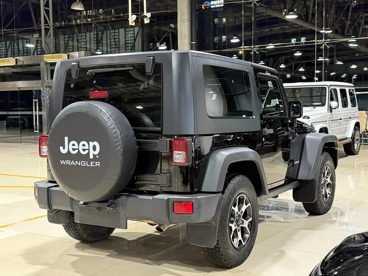 Jeep Wrangler 2010 — Фото 13/14