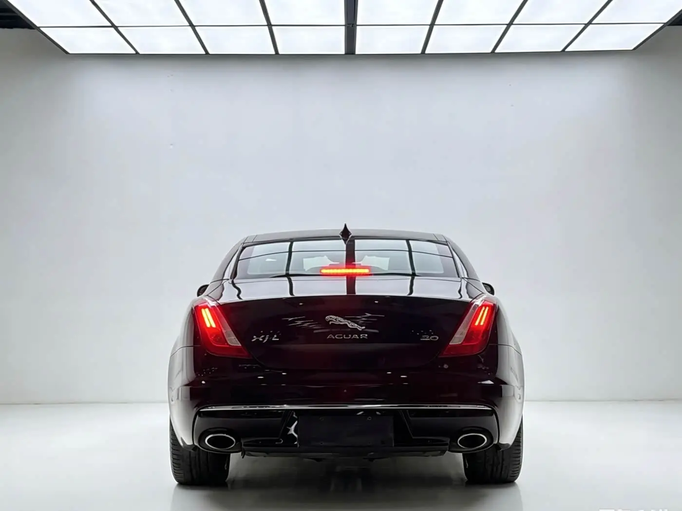 Jaguar XJ 2019 — Фото 4/16