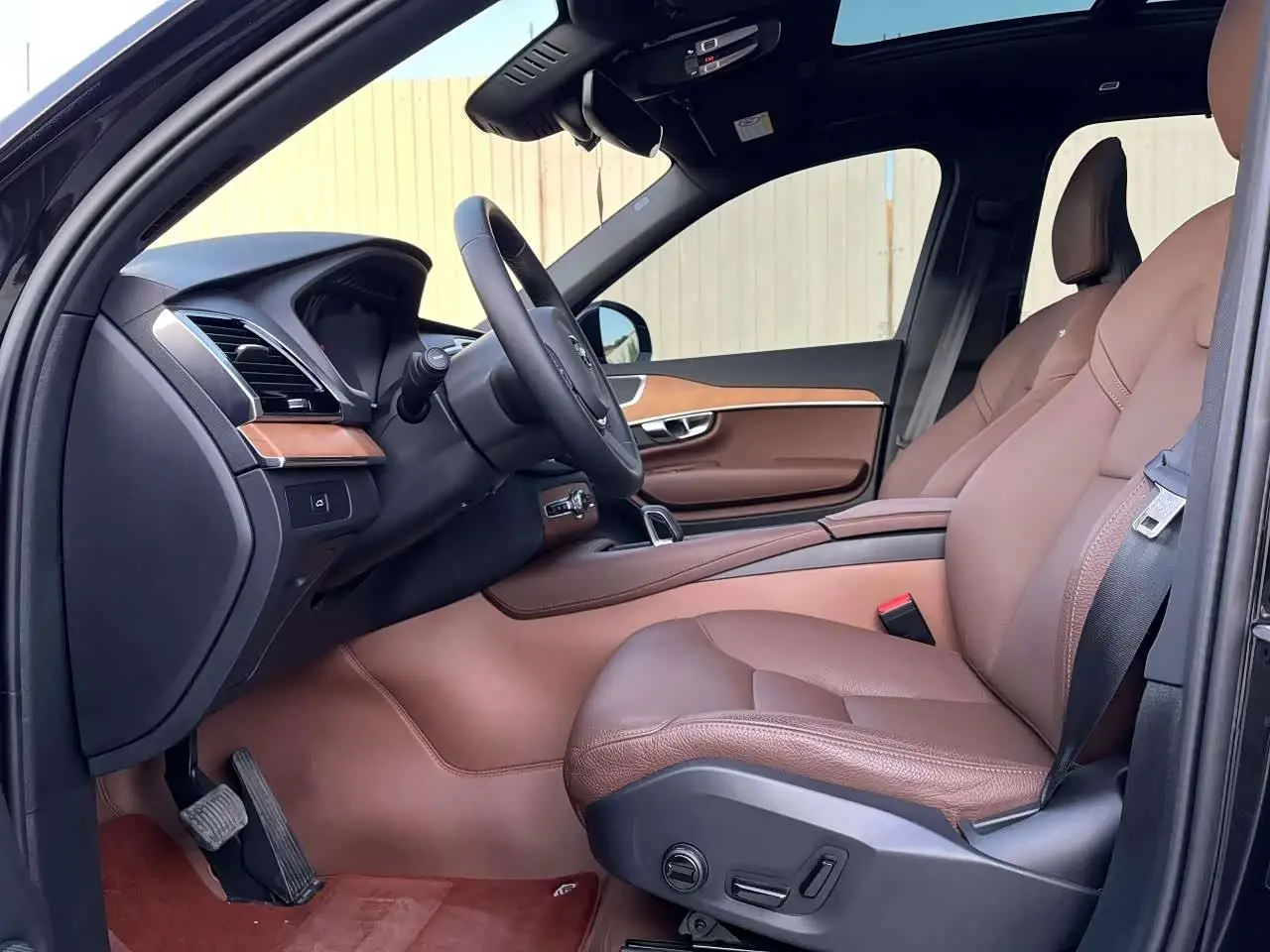 Volvo XC90 2025 — Фото 10/20