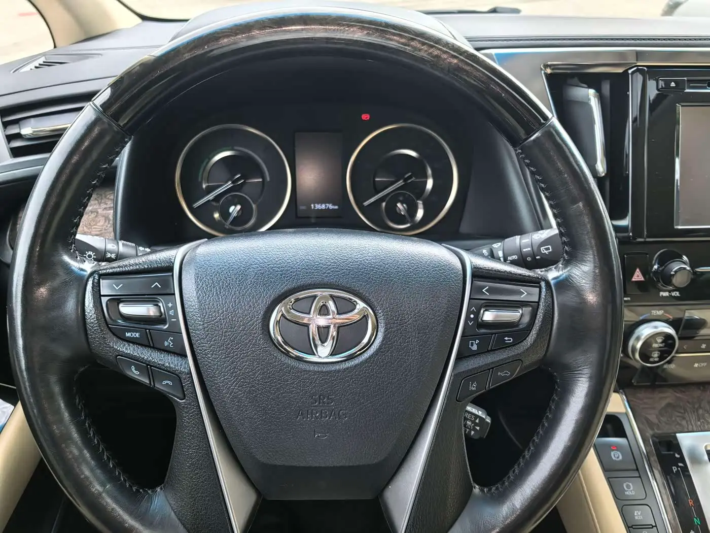 Toyota Alphard 2020 — Photo 6/13