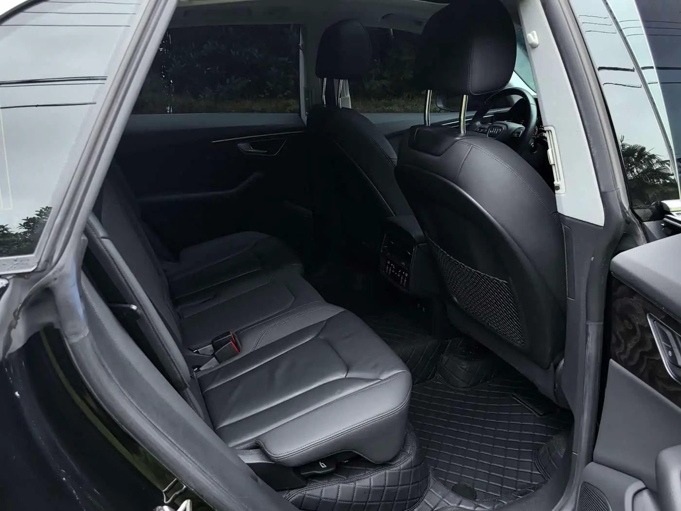 Audi Q8 2021 — Photo 10/17
