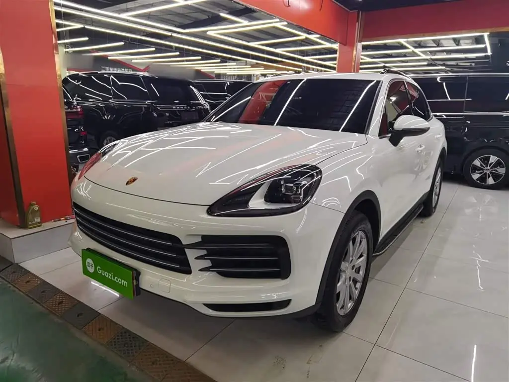 Porsche Cayenne 2019 — Photo 2/20