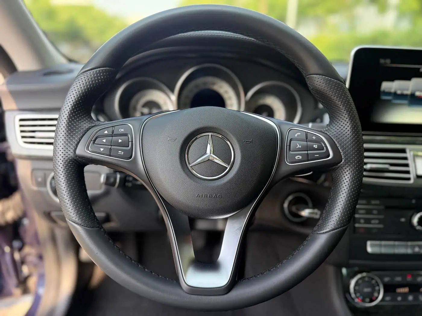 Mercedes-Benz CLS 2015 — Photo 12/18