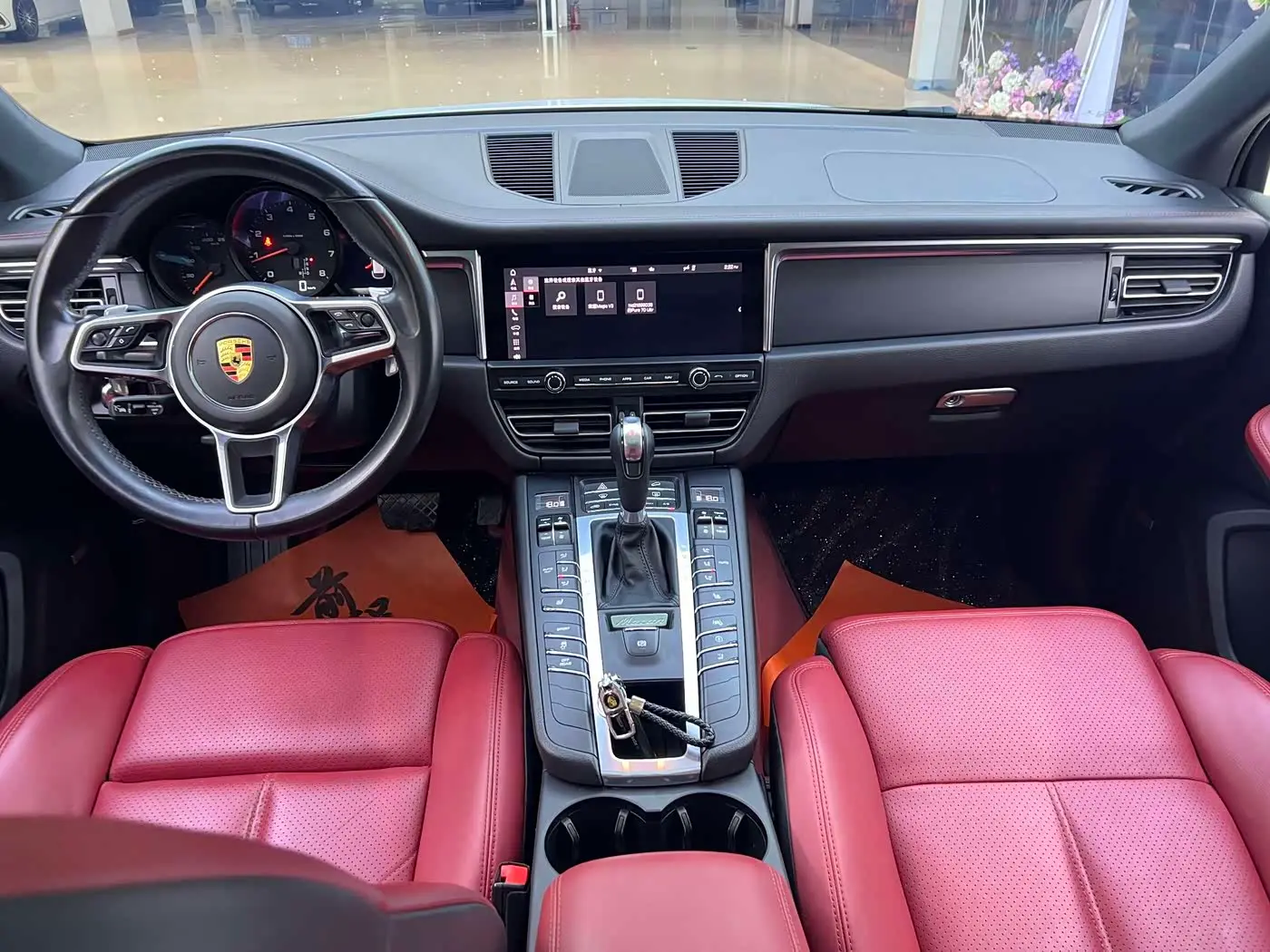 Porsche Macan 2022 — Photo 12/18