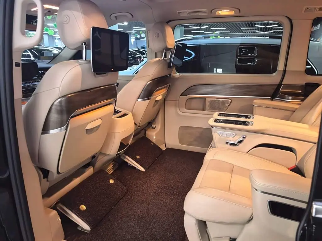 Mercedes-Benz V-Class 2021 — Photo 15/16