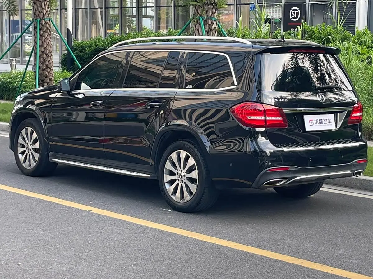 Mercedes-Benz GLS 2017 — Photo 10/20