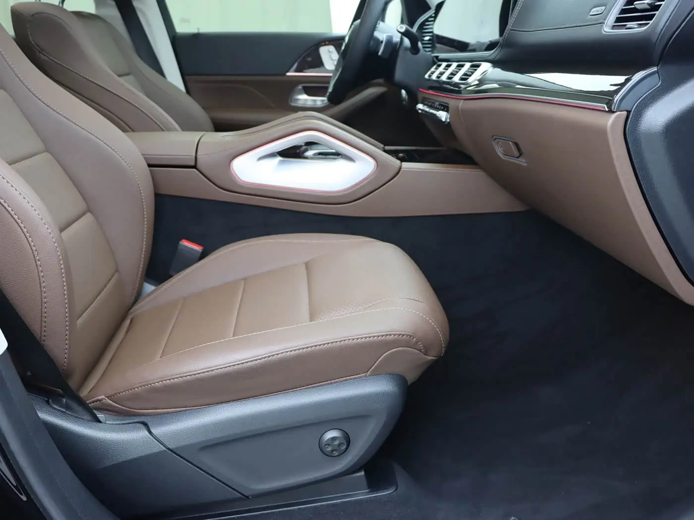 Mercedes-Benz GLE 2023 — Фото 8/20
