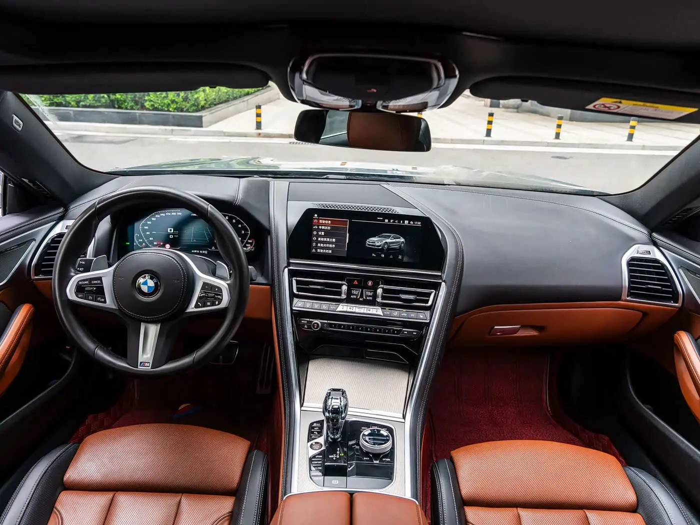 BMW 8 Series 2023 — Photo 5/9