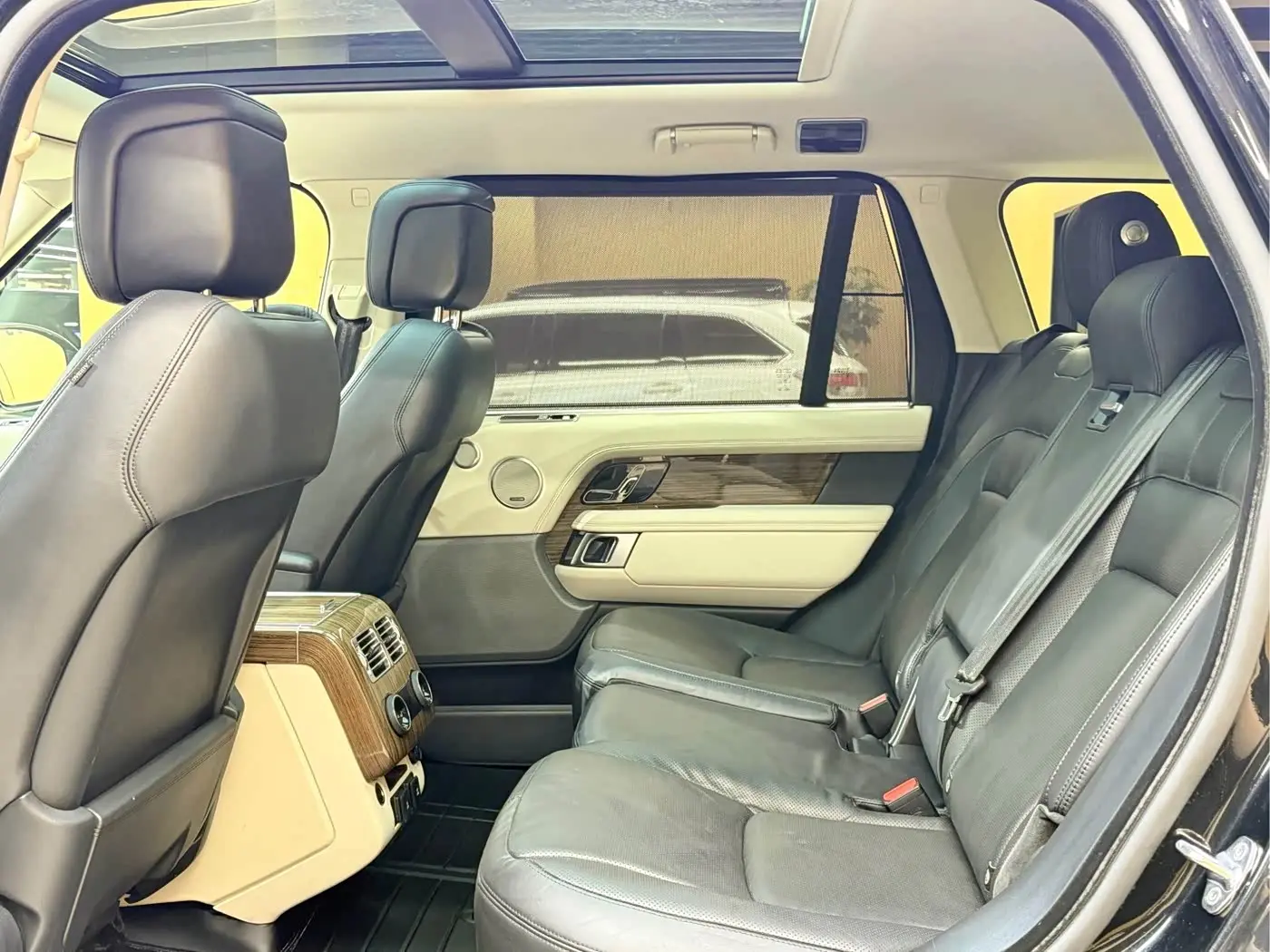 Land Rover Range Rover 2018 — Photo 10/20